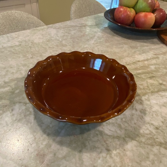 Emile Henry Ruffled-Edge Pie Plate / Pie Dish - Picture 2 of 7